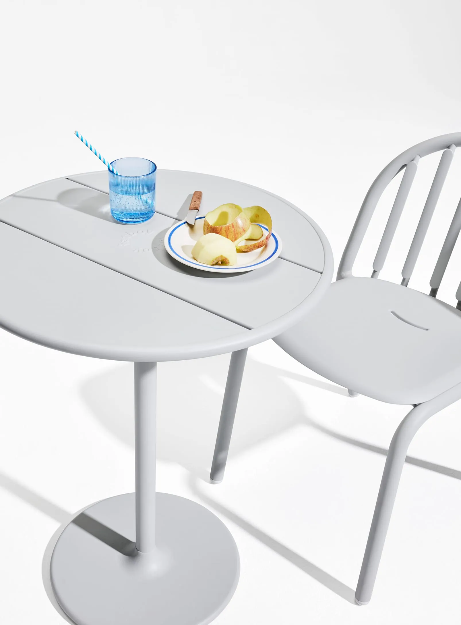 Fred's Bistro Set<br> 1 Round Table   2 Chairs
