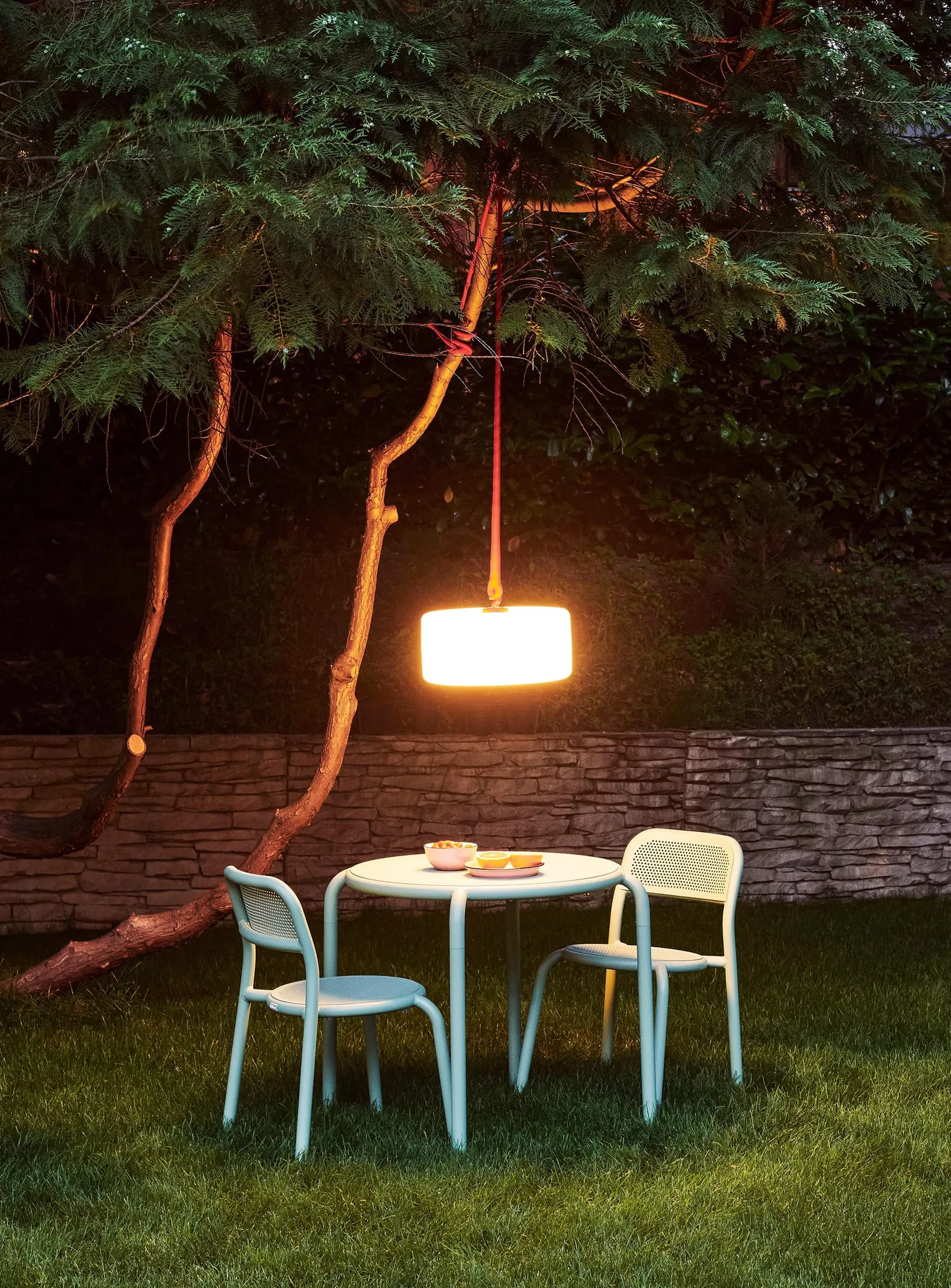 Toní Bistro Set<br> 1 Round Table   2 Chairs