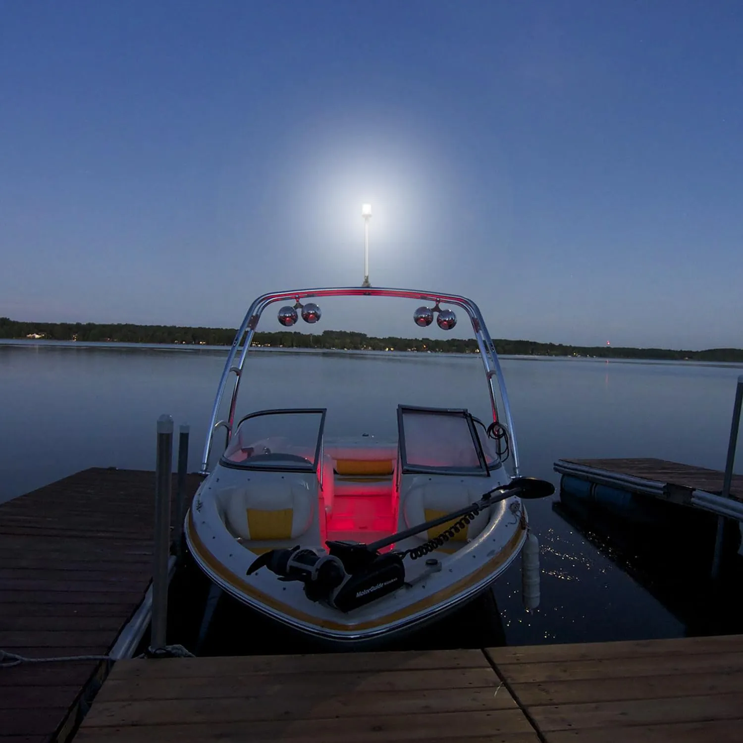 Young Marine Boat Anchor Light 3-Nautical Mile White LED Fold Down Stern Light for Pontoon and Fishing Boat All Round 360 White LED 12-24V (6" Foldable)